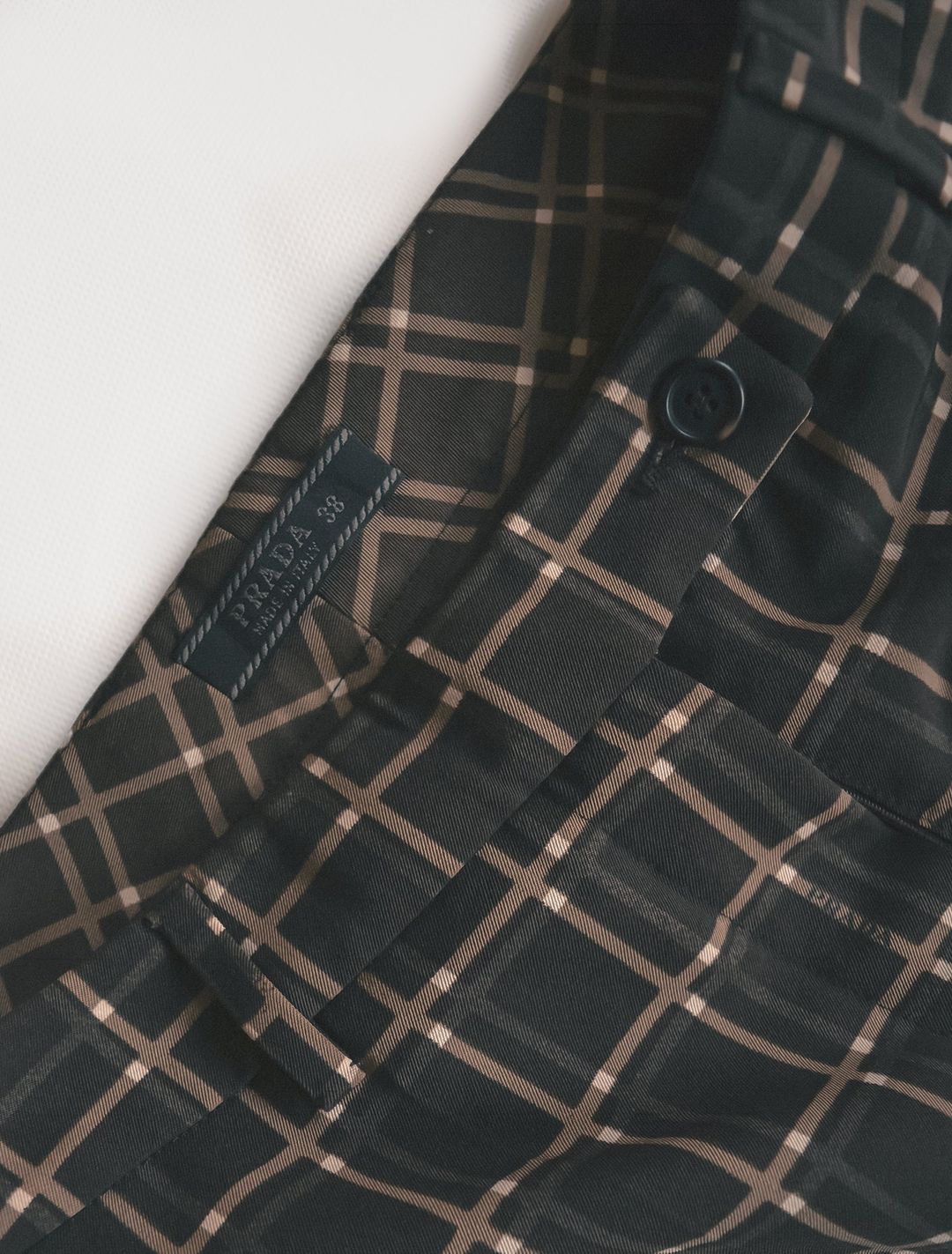 Thumbnail 2e51bc6d-9686-472e-96a5-4f1b510ec845