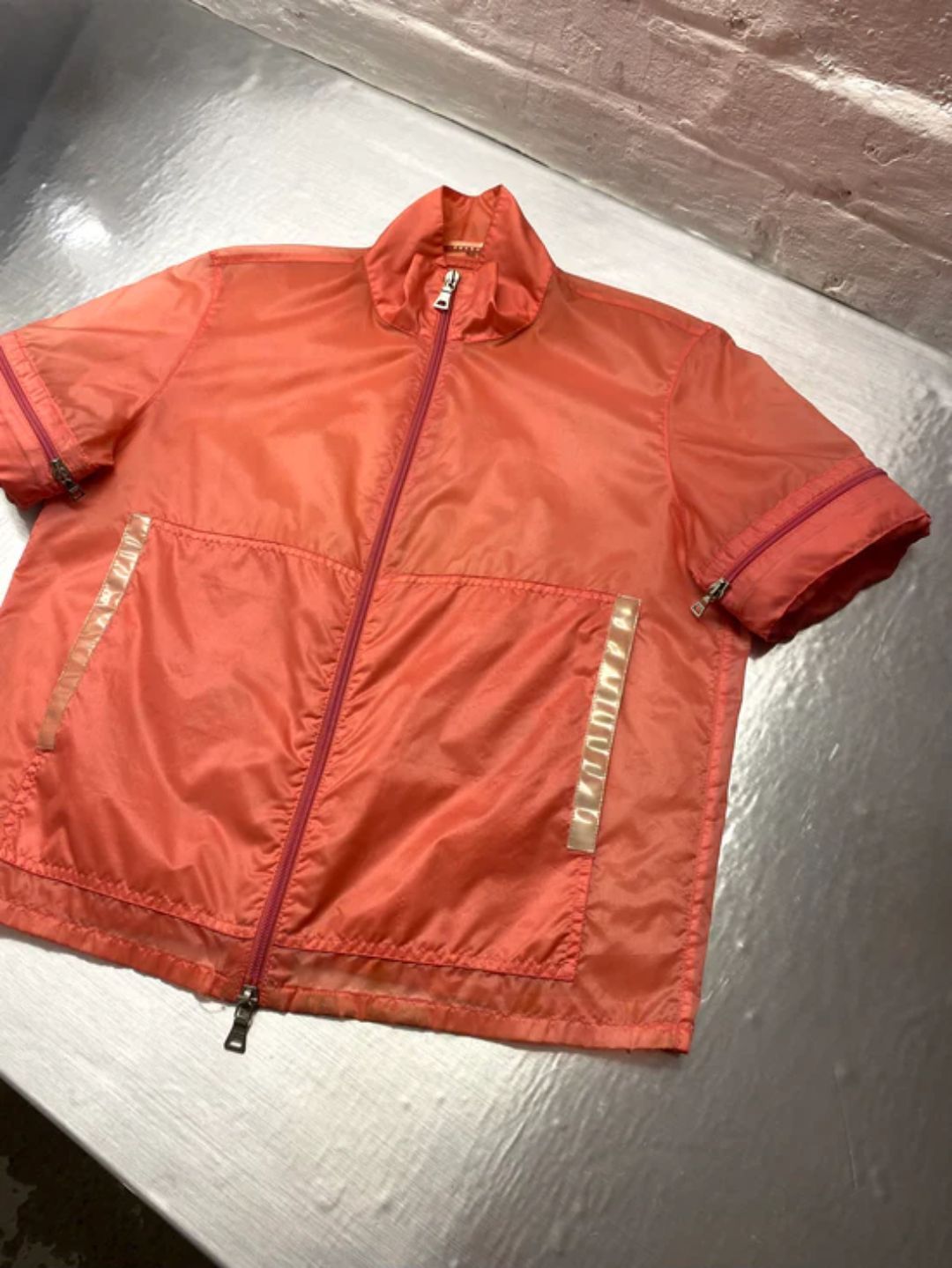 Thumbnail 93216827-ff5a-44ea-93a7-7d81ebc7595a