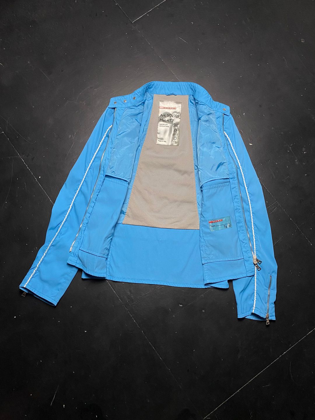 Thumbnail 6147d60c-a5e9-410a-8b71-7b2f74fff62f