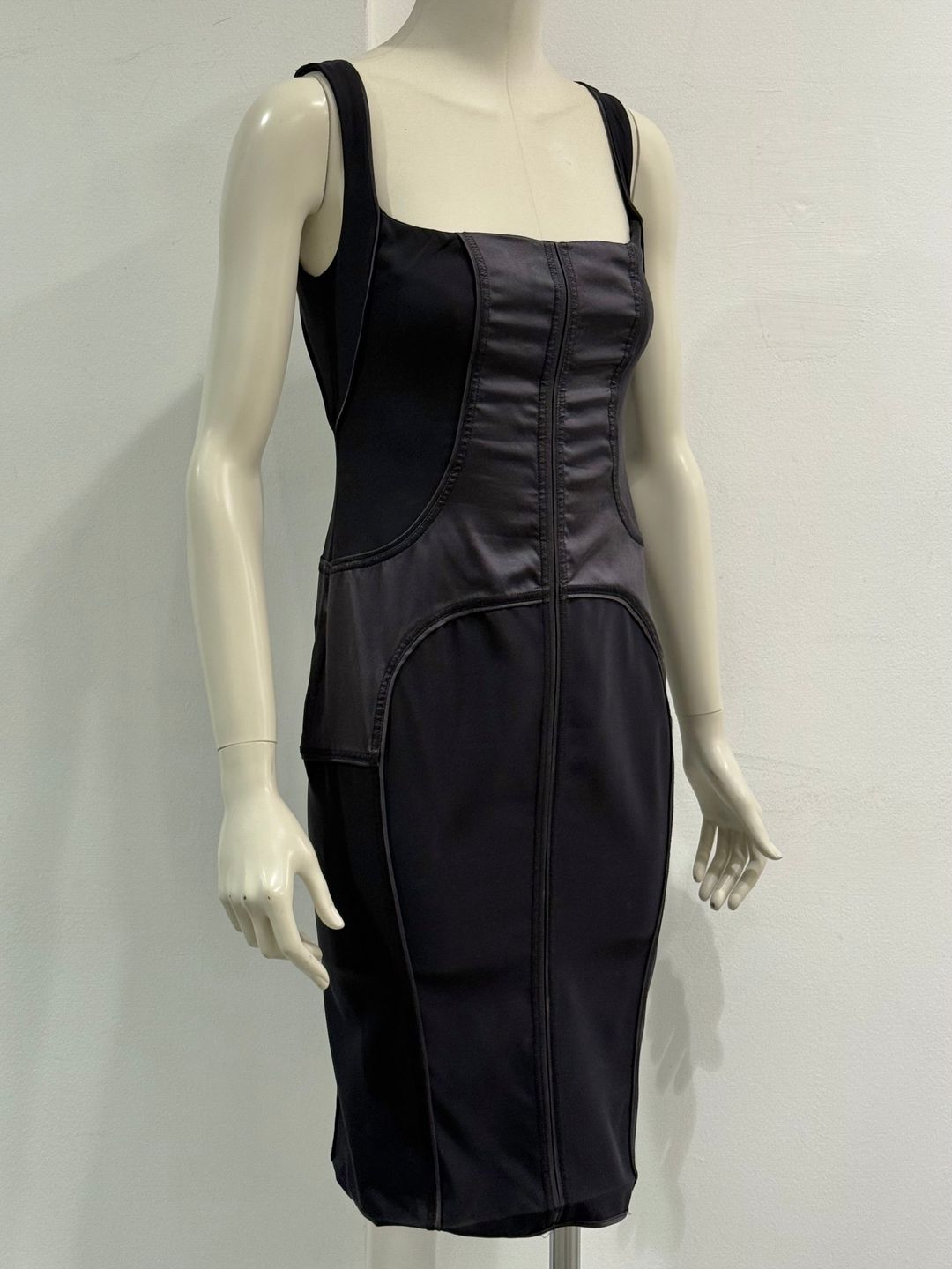 F/W2003 Gucci by Tom Ford corset midi dress by GUCCI in size FR 40 from DRESSES category