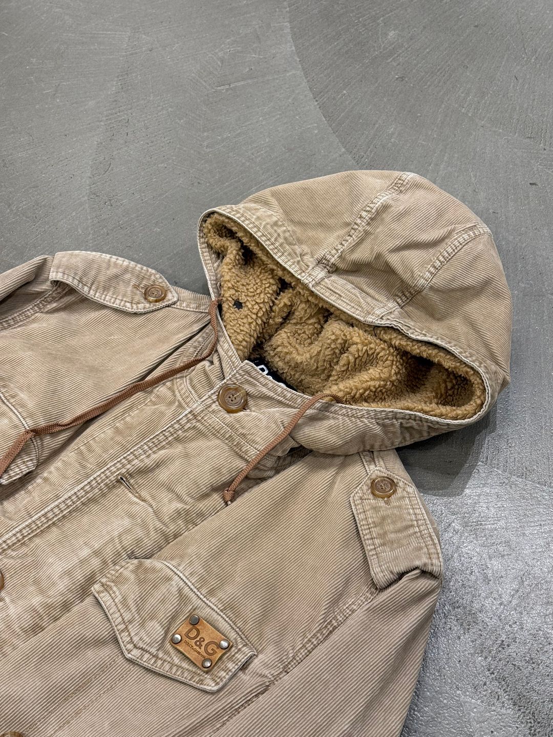 Thumbnail 3a57cf76-f27a-4ec3-b01e-83669f6966b3