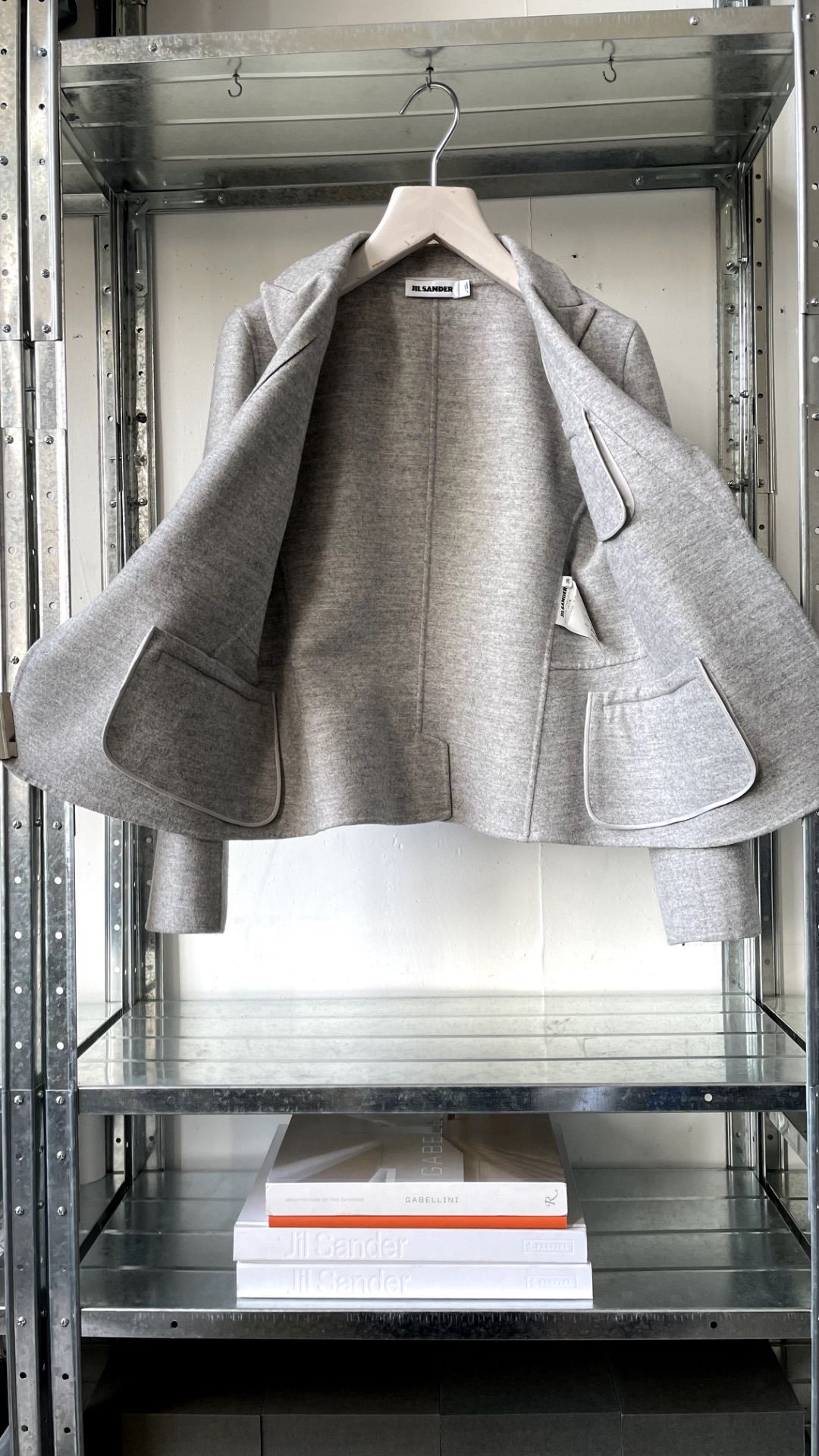 Thumbnail 64a2111d-18e0-49e3-8b96-aa00d9105457