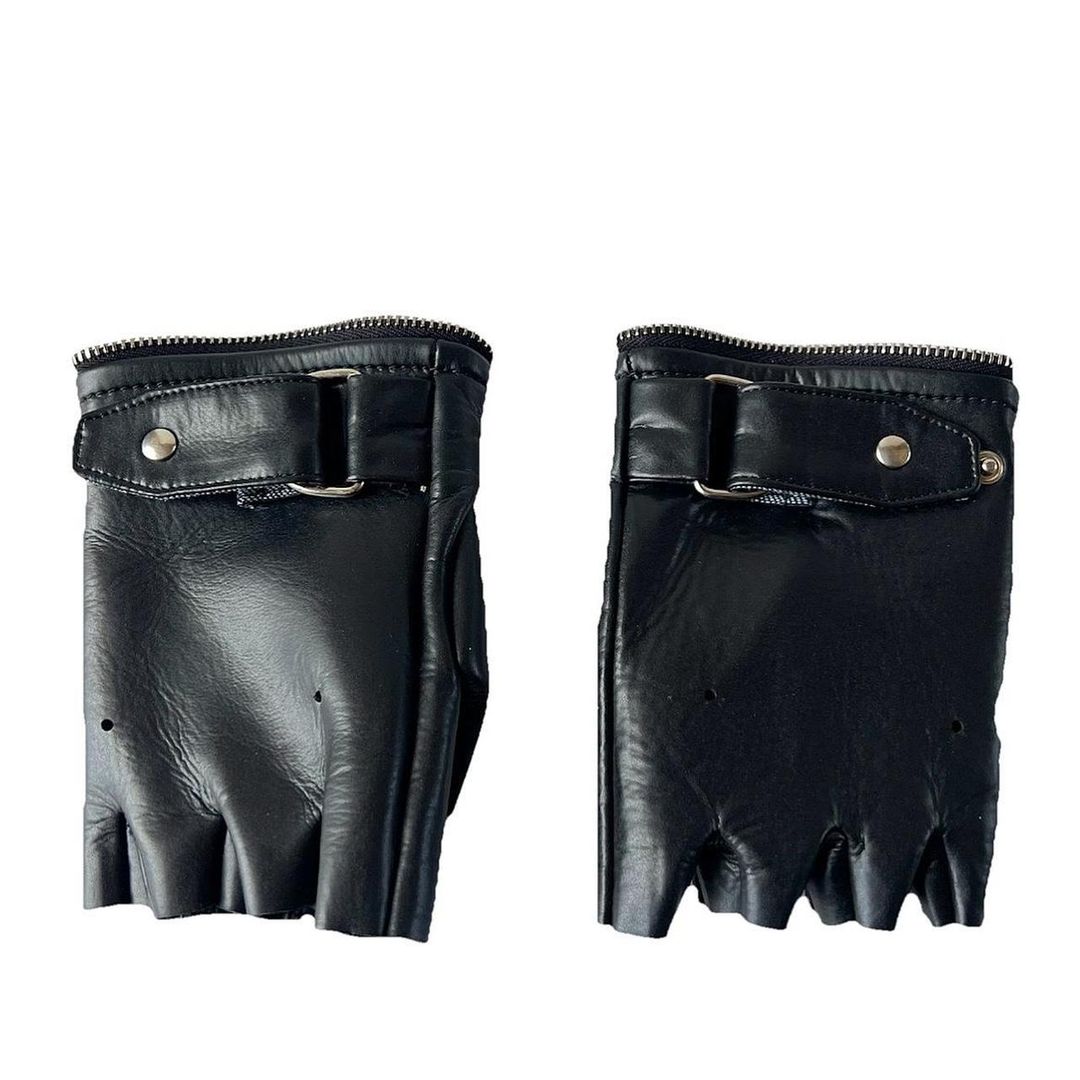 KOSTAS MURKUDIS x AT.KOLLECTIV Gloves by Kostas Murkudis x AT.KOLLECTIV in size ONE SIZE from ACCESSORIES category