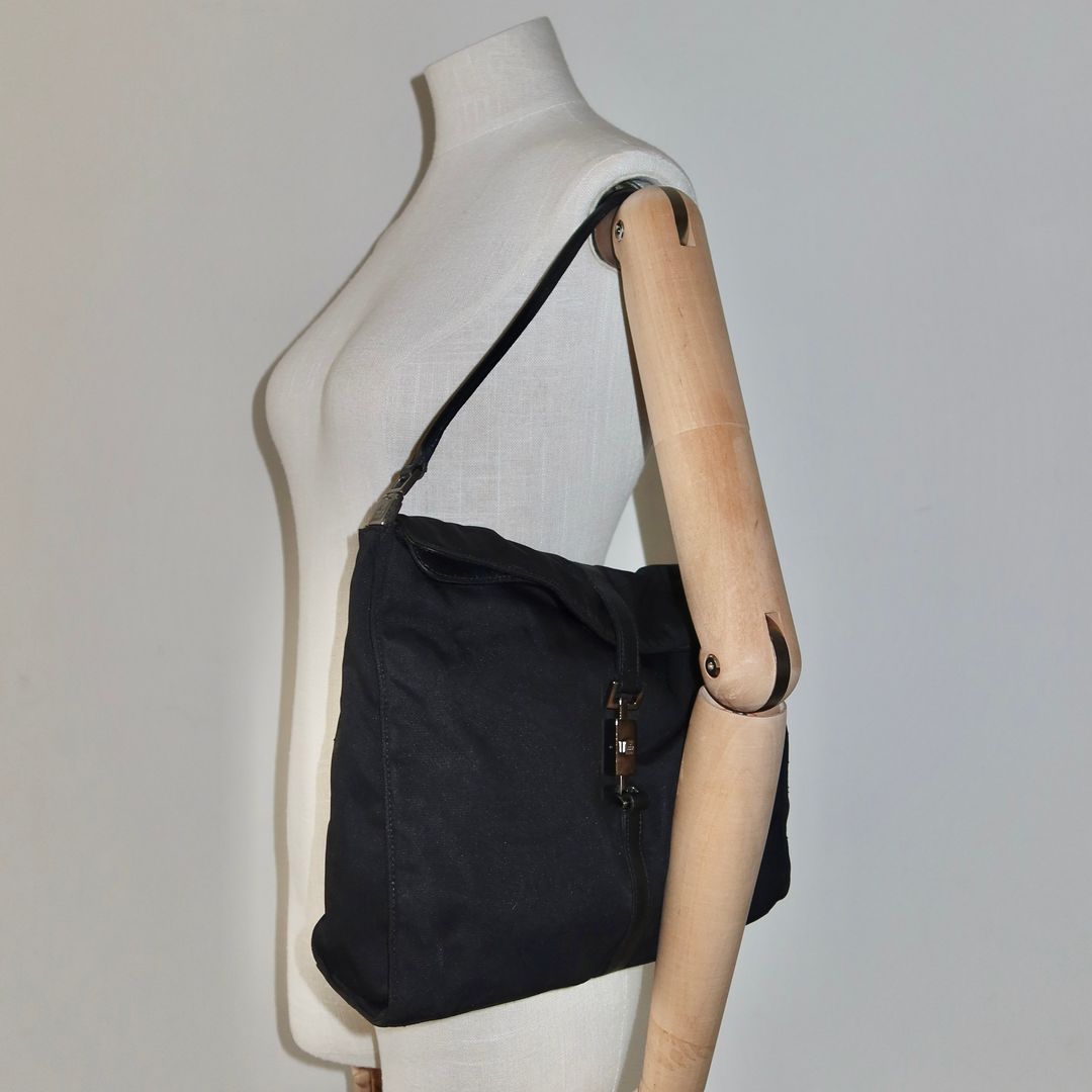 Thumbnail 02197af5-1372-4d8e-bddf-6e76e851dfd5