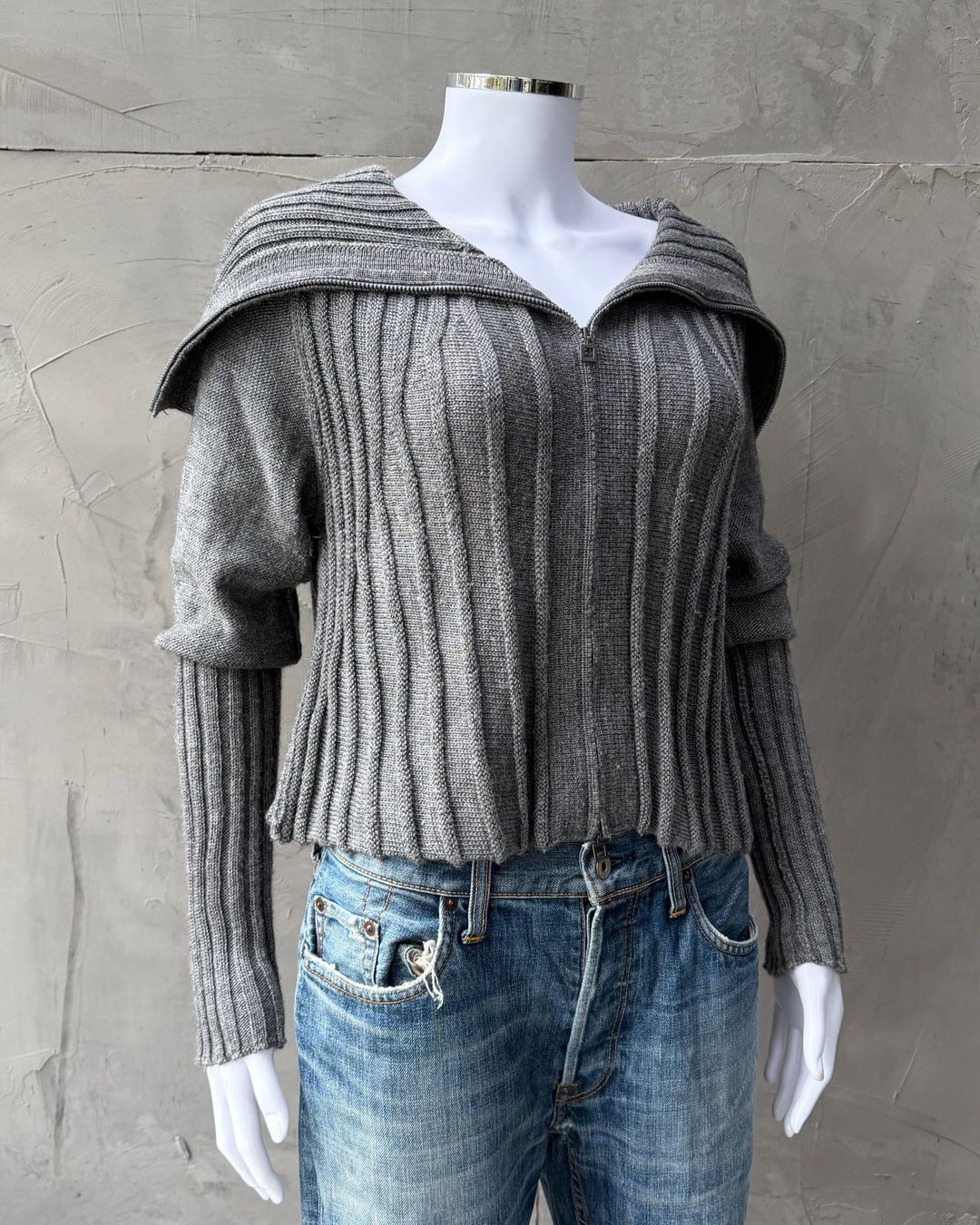 Thumbnail 12ee5c53-8221-459a-b6ce-a449c9d00db7