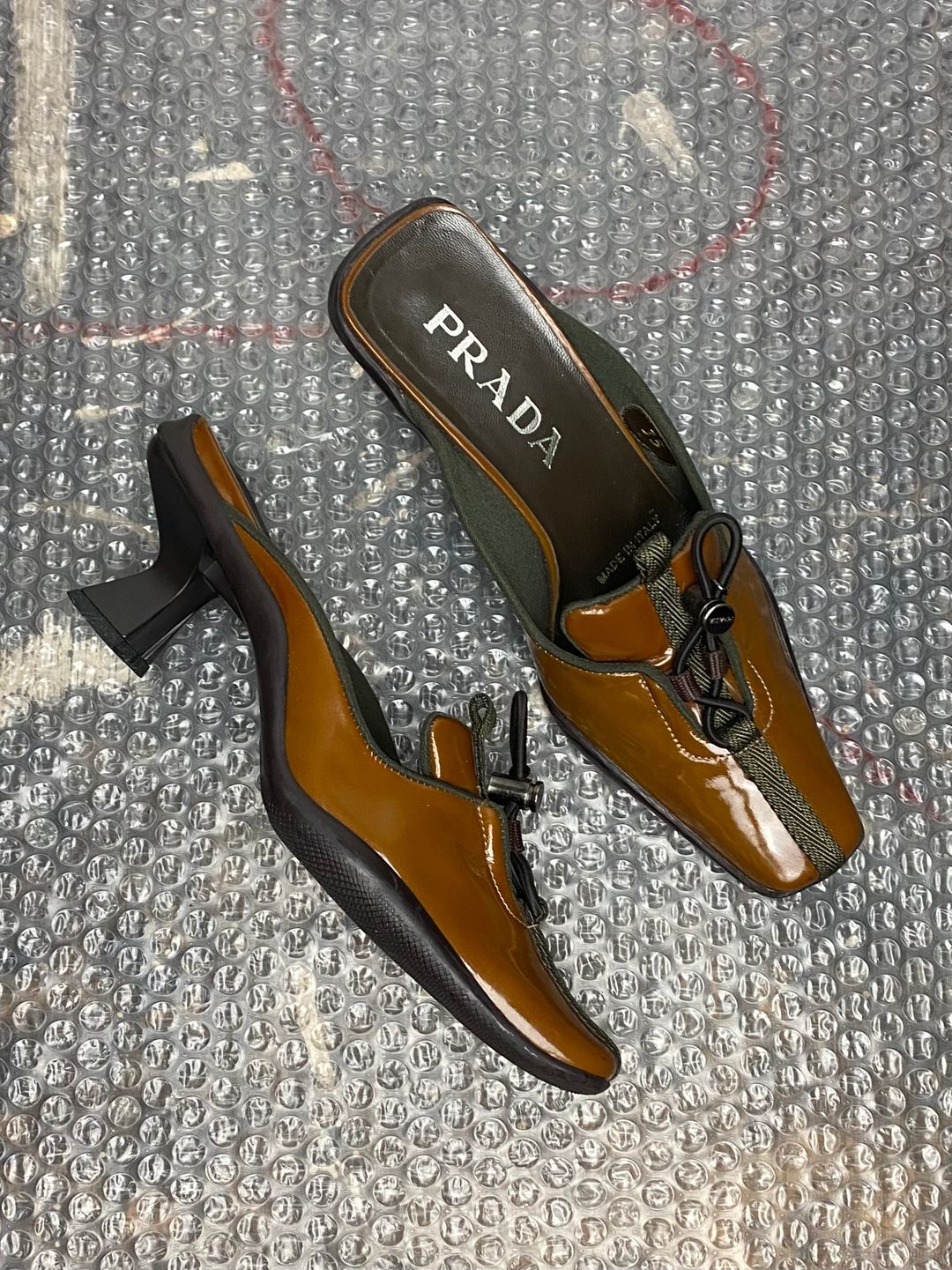 FW 99 Prada Patent Heels by PRADA in size EU 35 from SHOES category