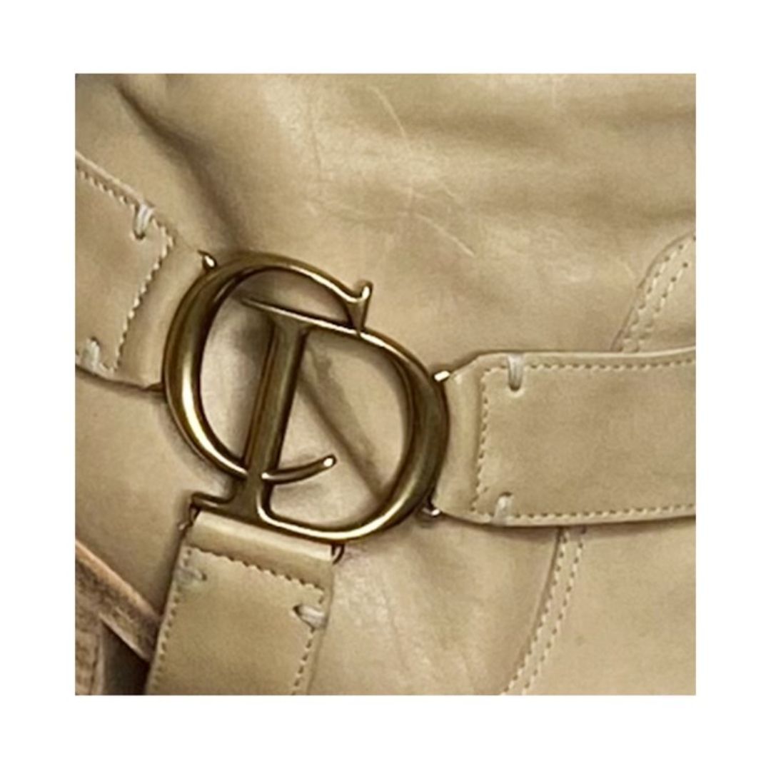 Thumbnail 10d02063-e7a0-49e0-98fe-ac278d36e664