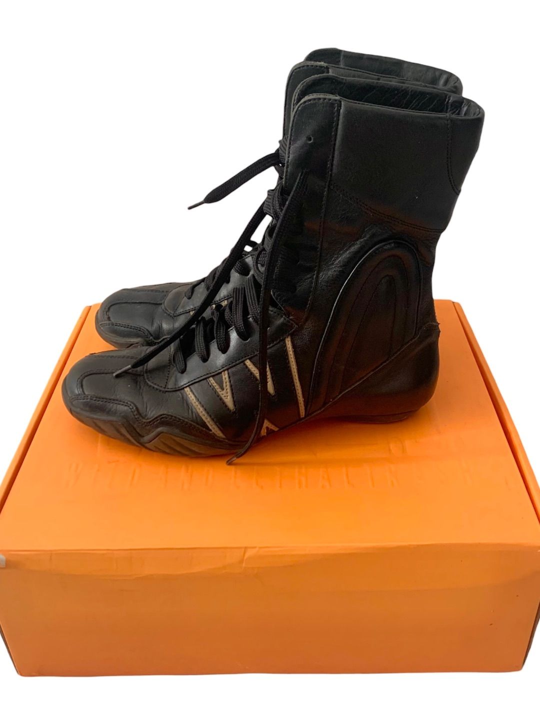 Thumbnail 64493478-9671-4741-928d-6cb05c33030a