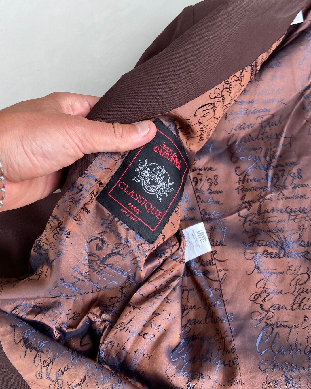 Thumbnail 49a2a9bf-6364-48c7-848e-3a3729a34d61