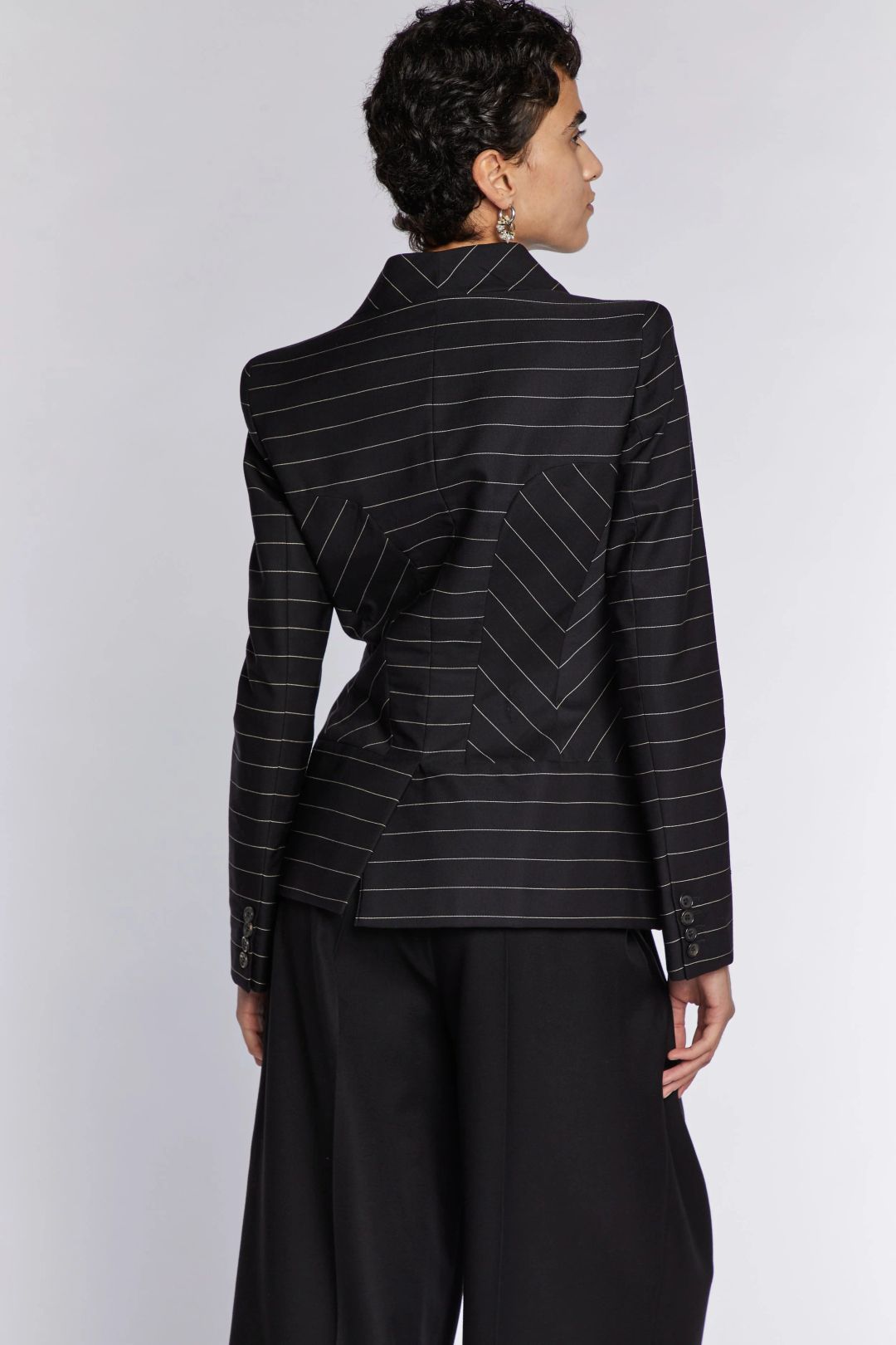 Thumbnail 9b3d396c-6978-4b93-9ee1-2a54f364638a