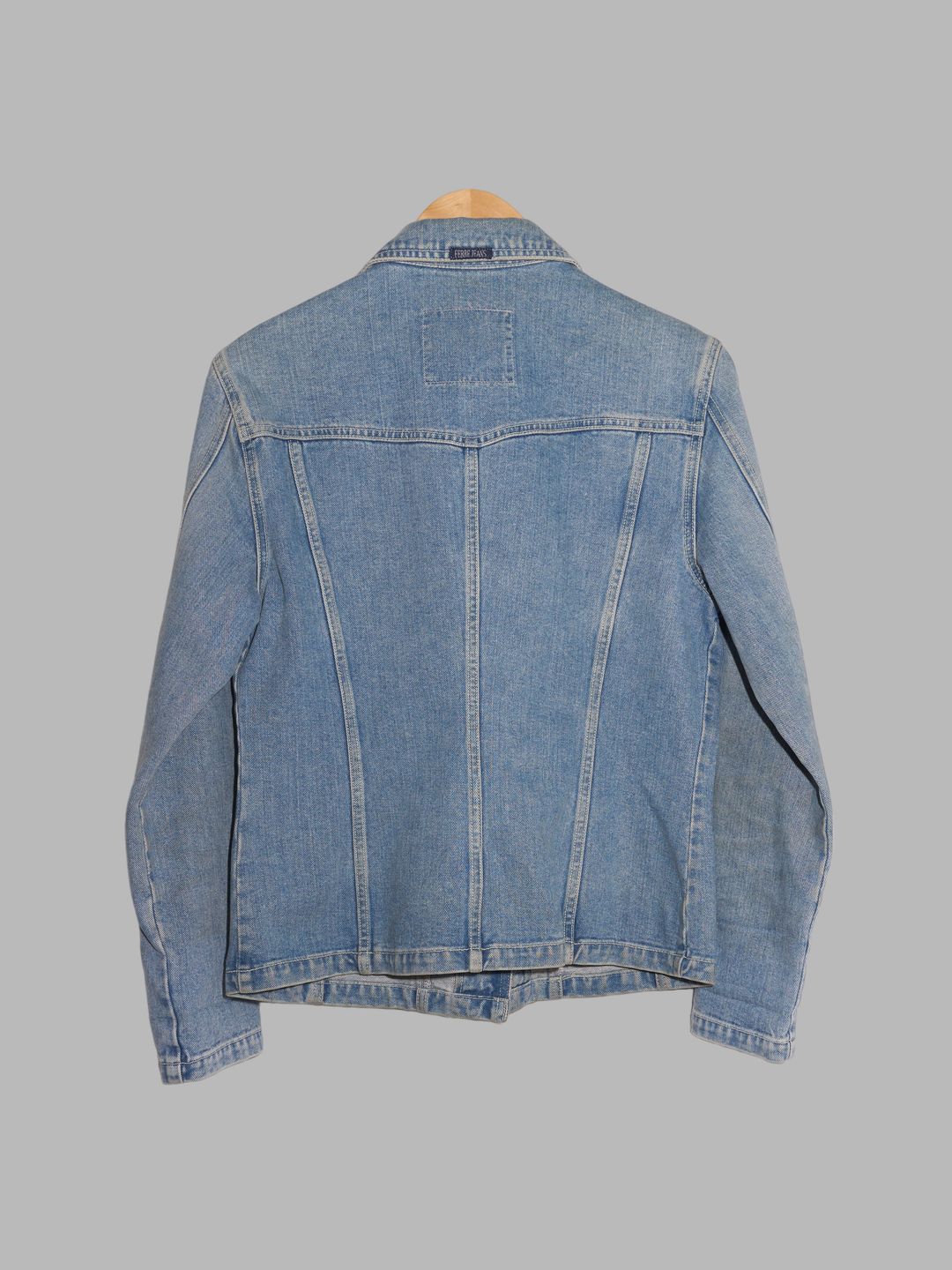 Thumbnail 256f8b4f-97a0-45b9-b772-60f357004a2b