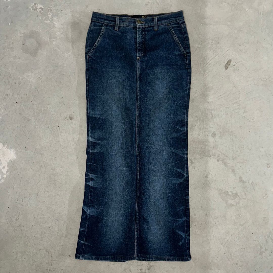 Thumbnail 16215cb5-2c5f-486e-8710-2ea2129b69ef