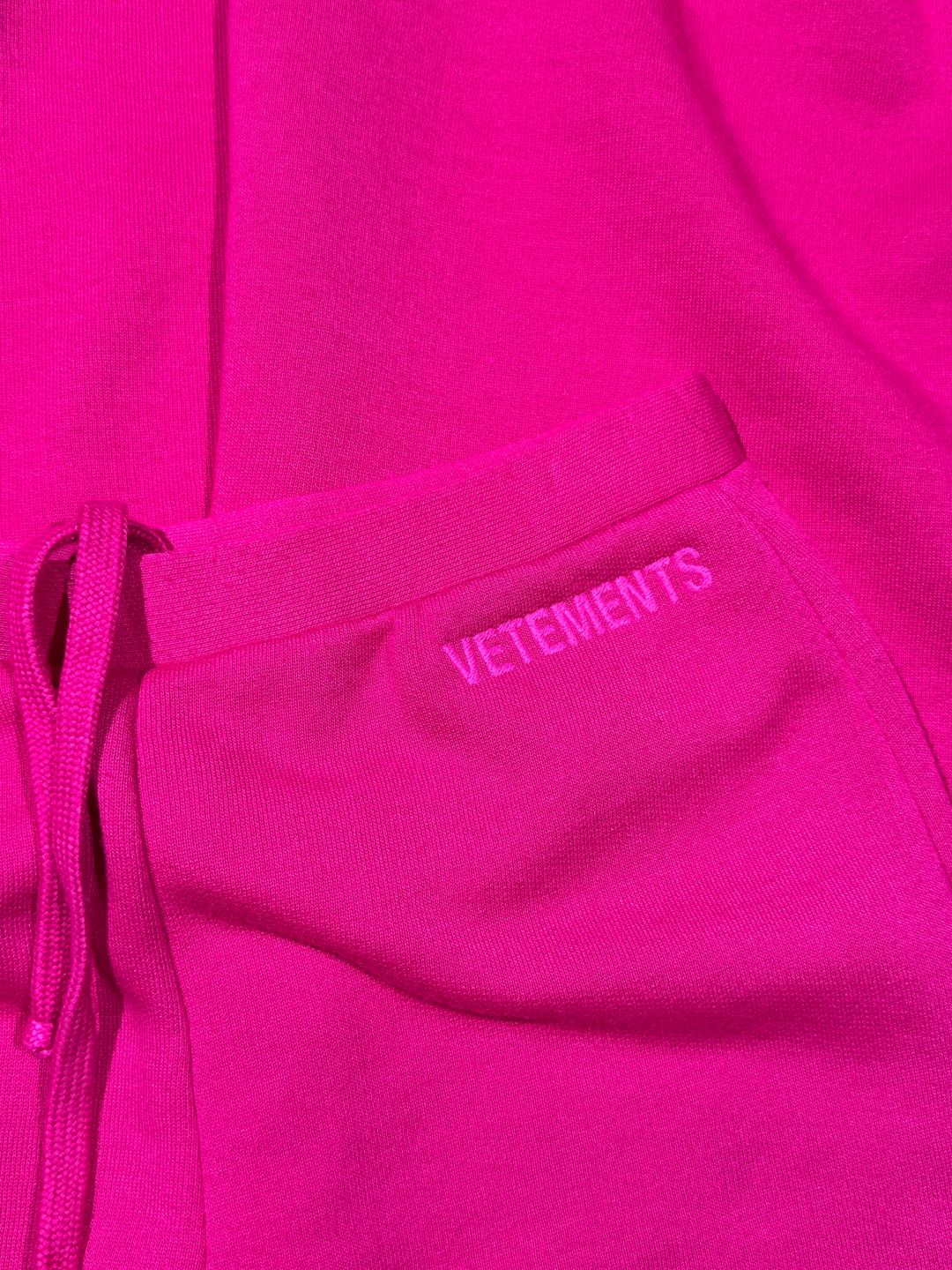 Thumbnail 67cf00fa-e4af-45e0-ae91-5436a1bd06b6