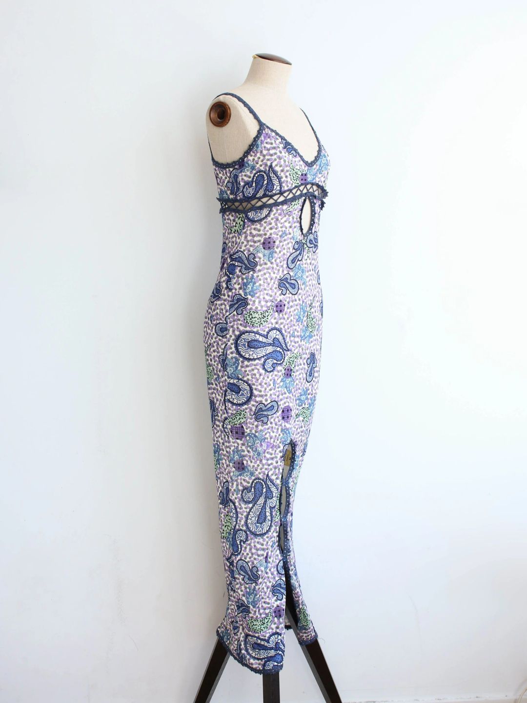 Thumbnail 84488250-5666-4050-8c2c-e5e2ac7efd79