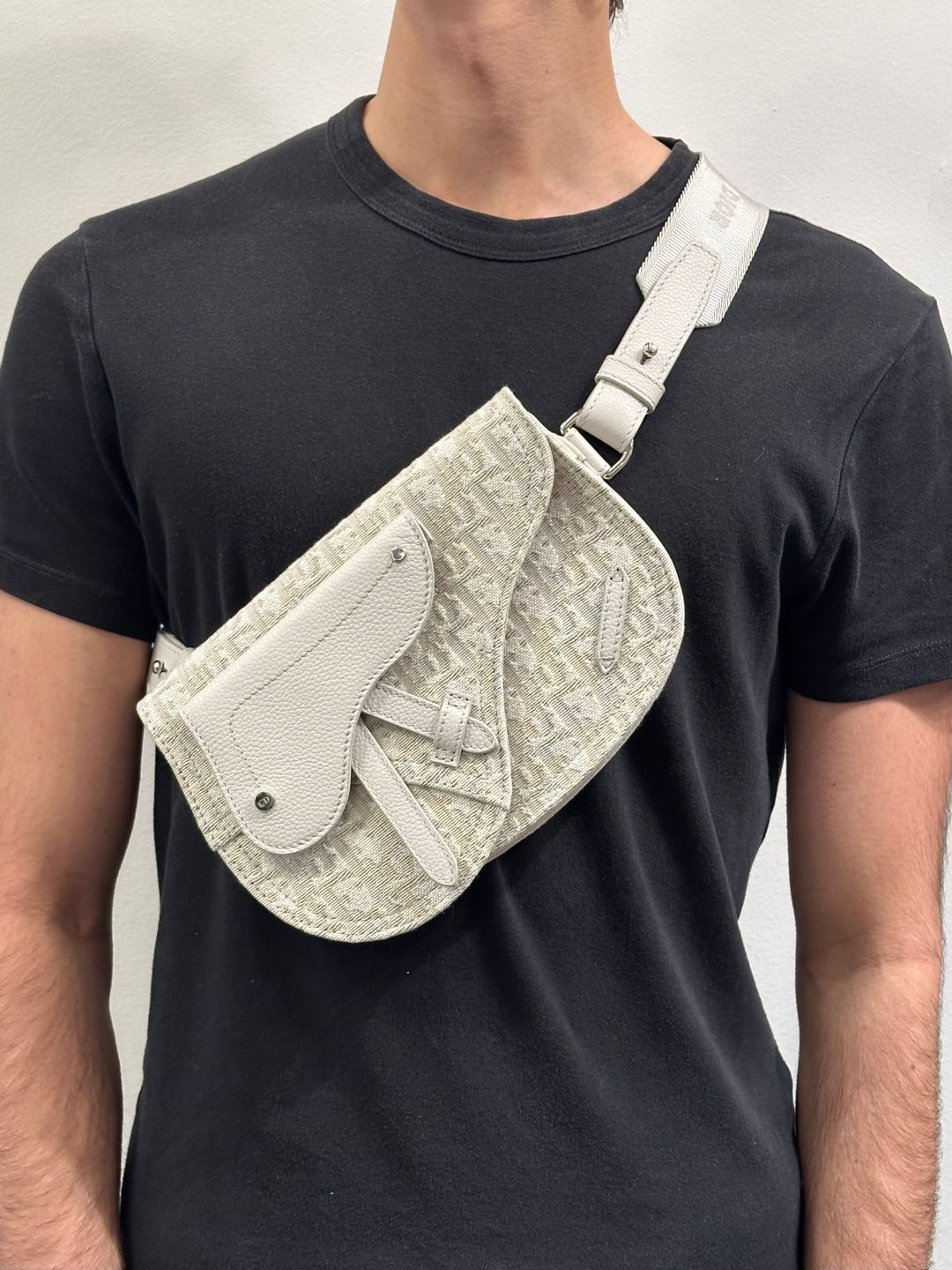 2021 Dior saddle messenger pouch in oblique jacquard by DIOR in size ONE SIZE from BAGS category