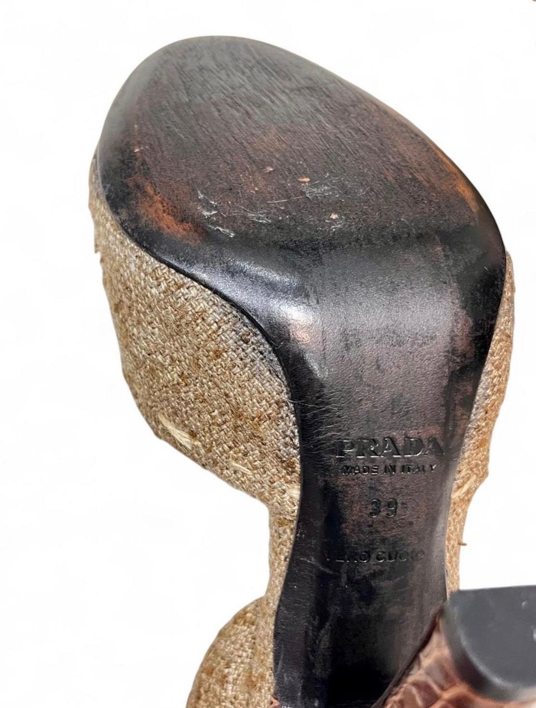 Thumbnail 64c9b421-1cef-4b9a-a05e-d77df2c6d277