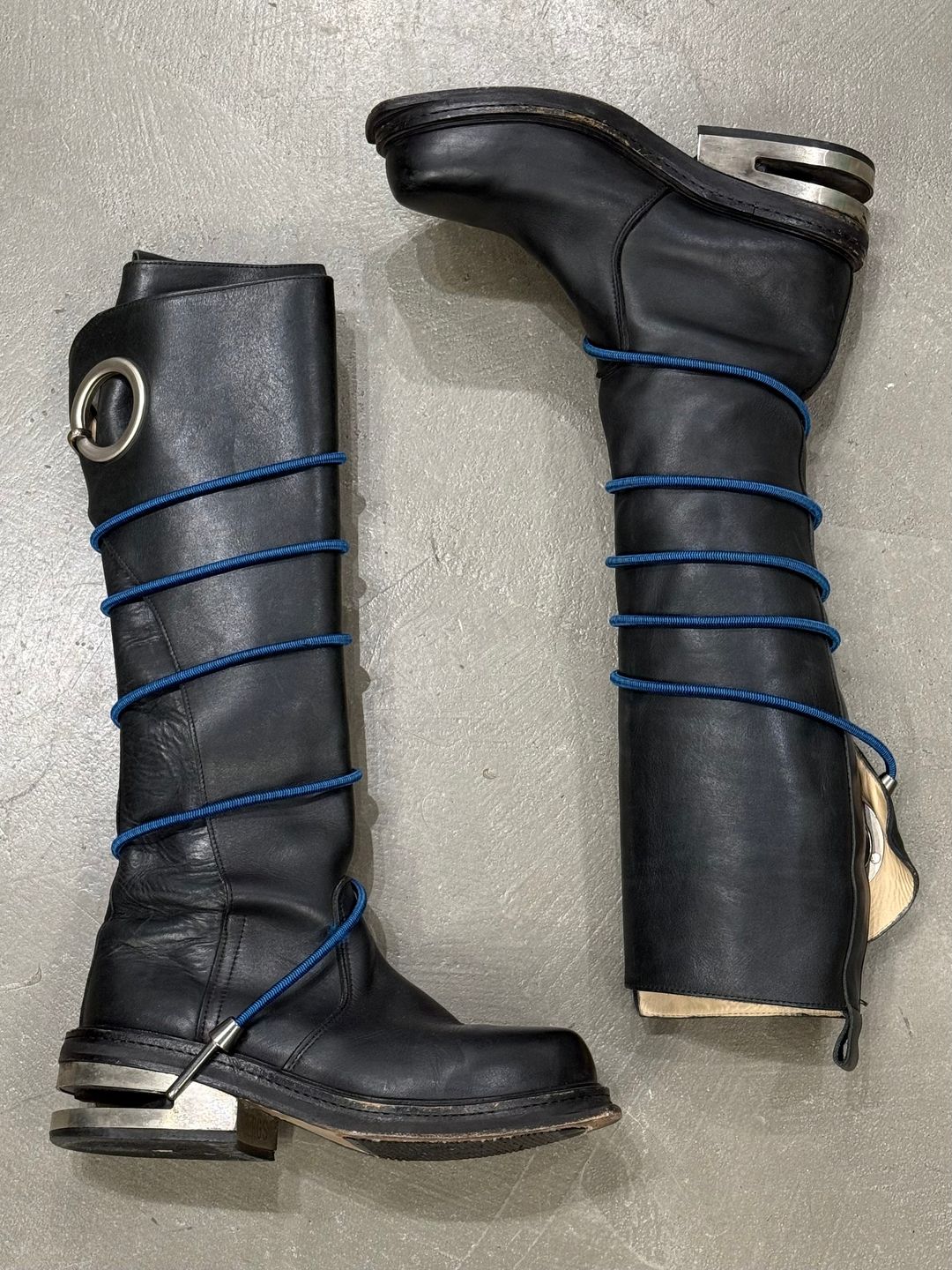 A/W1996 Dirk Bikkembergs "hole-heel" bungee boots by DIRK BIKKEMBERGS in size EU 43 from SHOES category