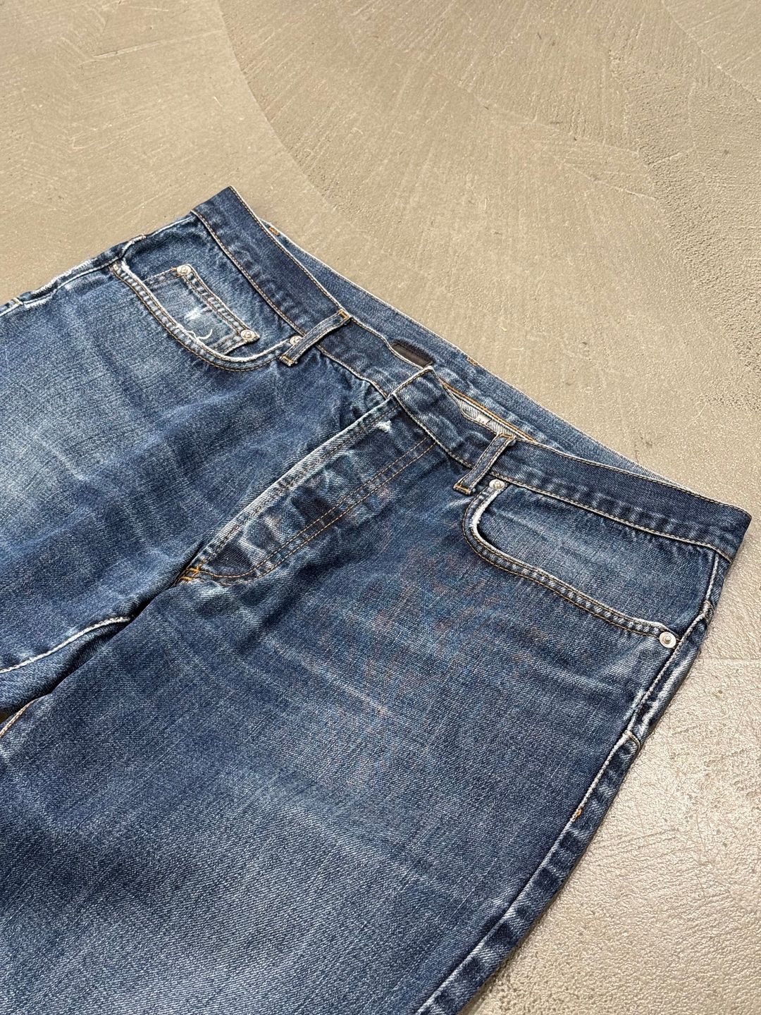 Thumbnail 9bb16328-d705-4c04-a52c-31303938f41b