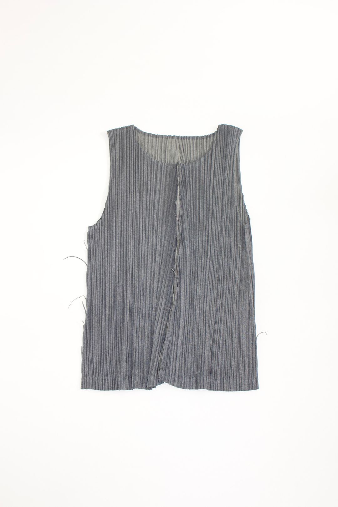 Issey Miyake Pleats Please grey sleeveless top by ISSEY MIYAKE in size L from TOPS category