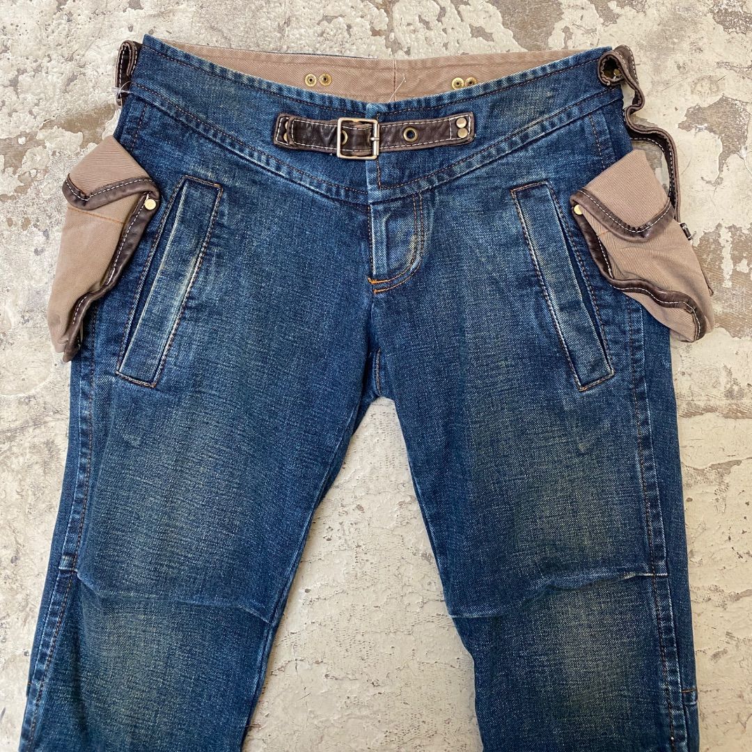 Dsquared2 F/W2004 Multi Pocket Capris by DSQUARED² in size IT 40 from TROUSERS category