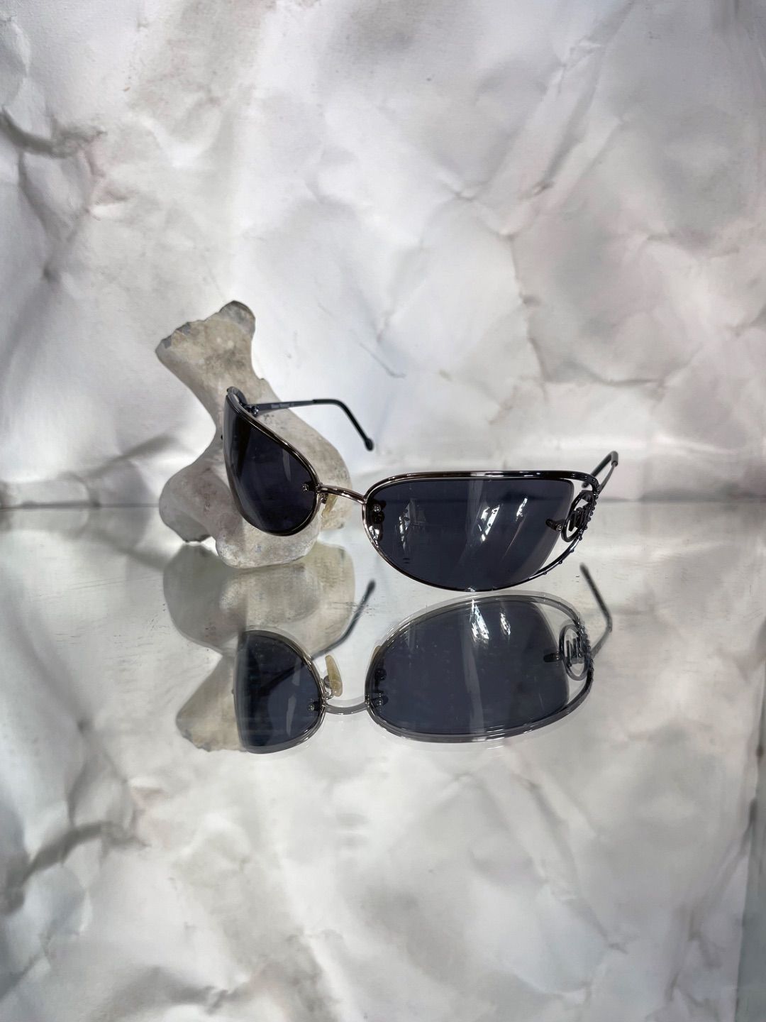 2000s Vivienne Westwood wrap sunglasses with metal frame by VIVIENNE WESTWOOD in size ONE SIZE from ACCESSORIES category
