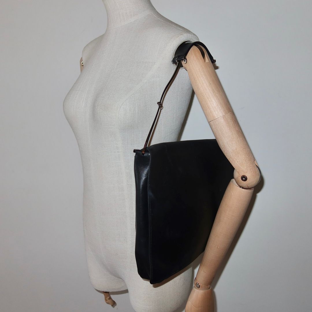 Thumbnail 1b71f654-bc1e-4bd7-83e2-2123cf6feee0