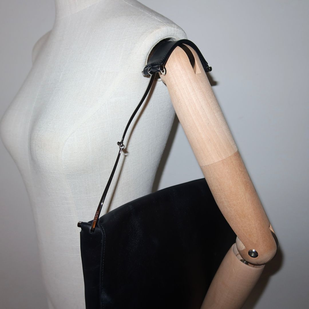 Thumbnail c043dc1e-408c-4e9a-8825-a0c6d84d5b97