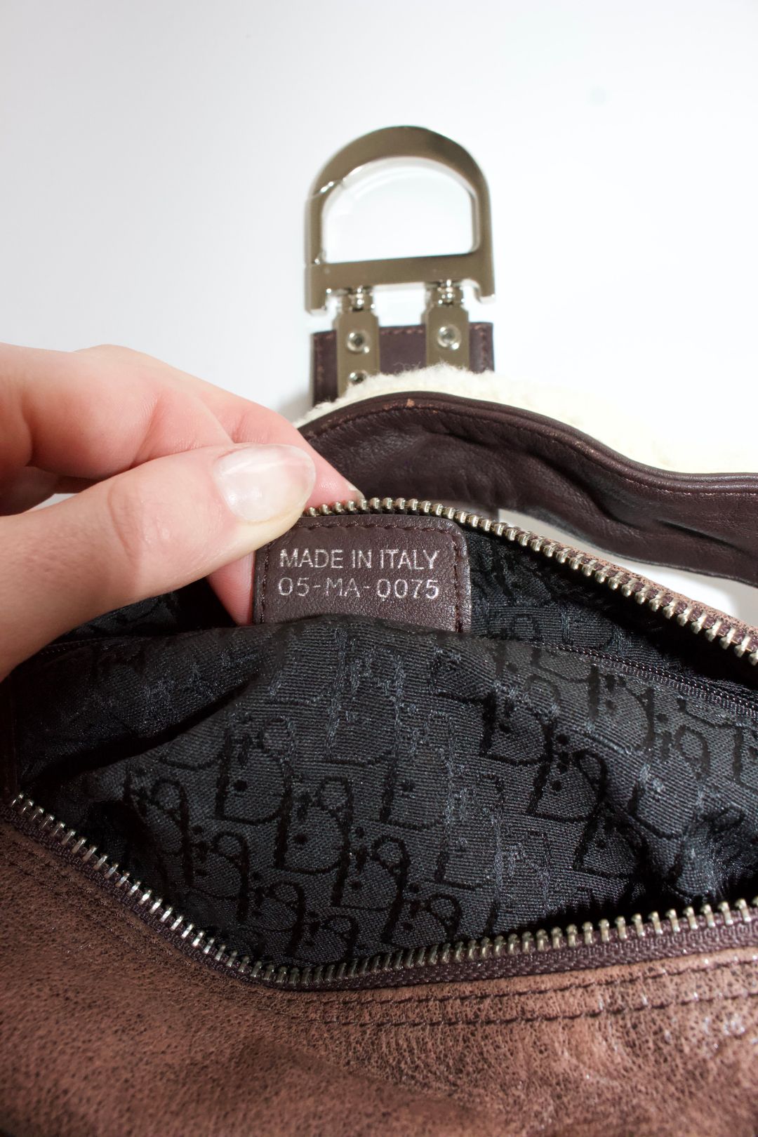 Thumbnail 9d40550c-c78b-467b-9773-834bc9823e25