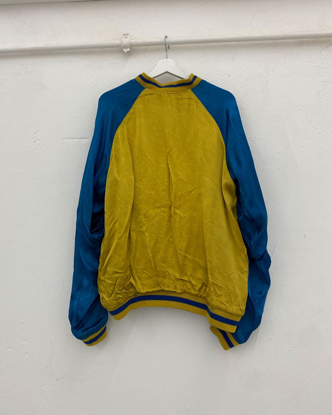 Thumbnail 046c5f7b-a10e-454f-9a6f-2fbf7cfb8ceb