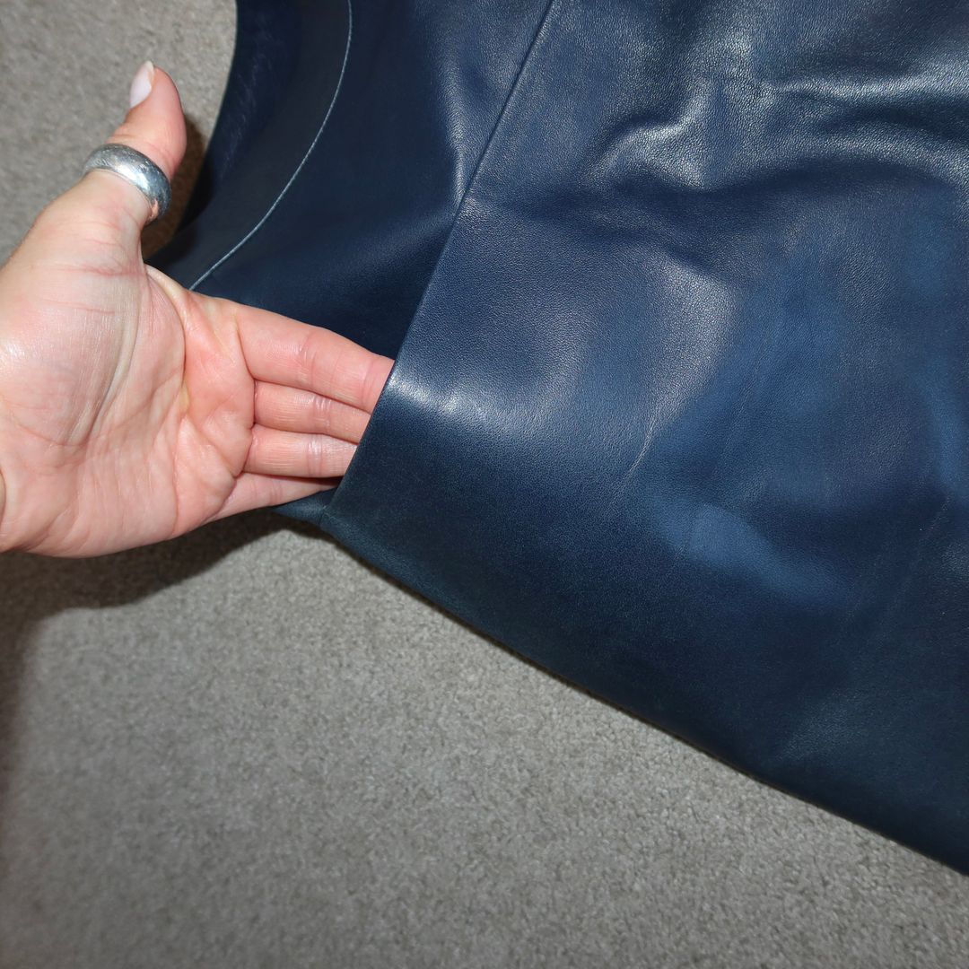 Thumbnail 412cd275-654c-4484-b943-296444cd45c8