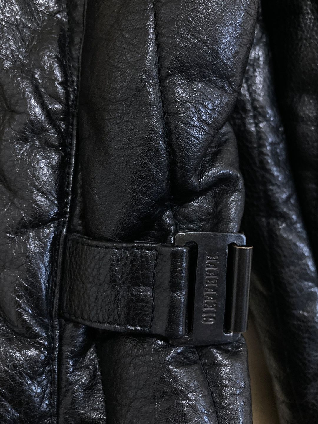 Thumbnail 54bad6c7-522b-4853-bfe2-4457a6aff6f0