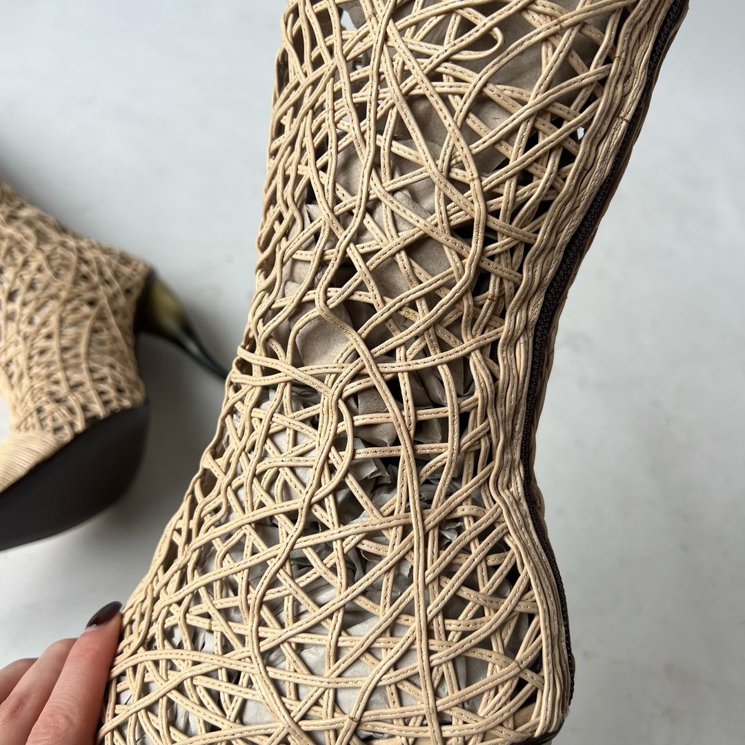 Thumbnail e5c9f36c-ed1c-44b7-8263-3d5b77f47152