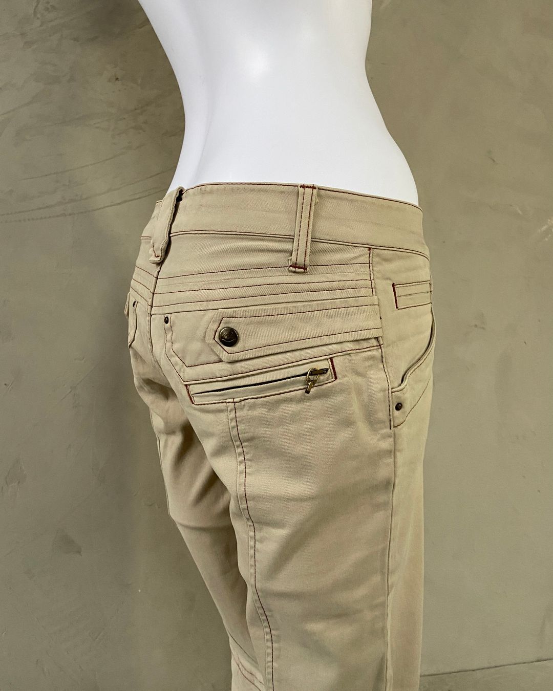 Thumbnail 65a97091-eaff-4c4f-8e18-cea7a44a50a7