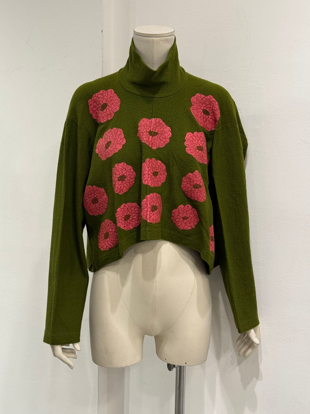 A/W1996 Comme des Garçons floral appliqué cropped knit by COMME DES GARÇONS in size EU 42 from KNITWEAR category