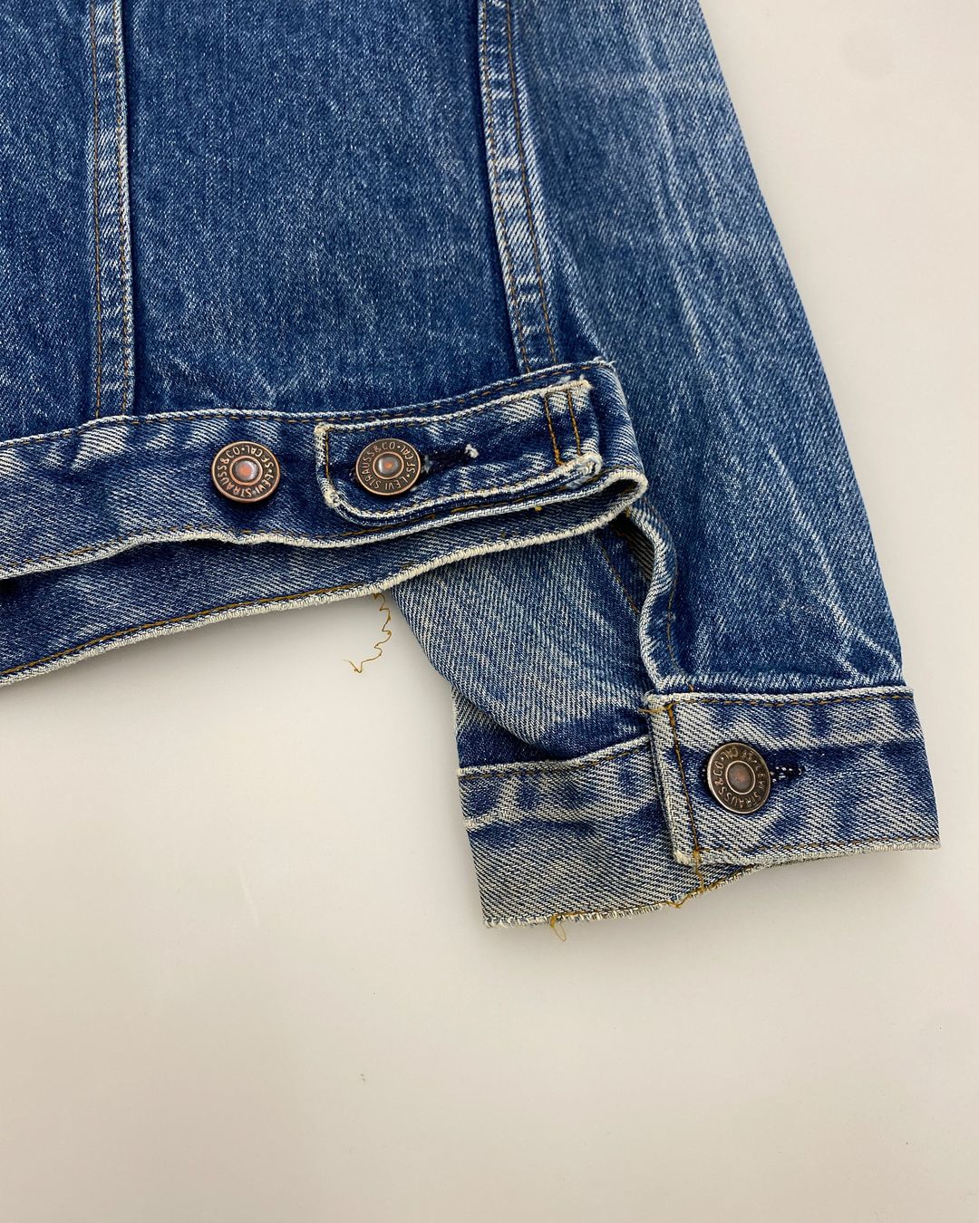 Thumbnail 24212f9b-a56d-42c6-b5f3-13f218ebd076