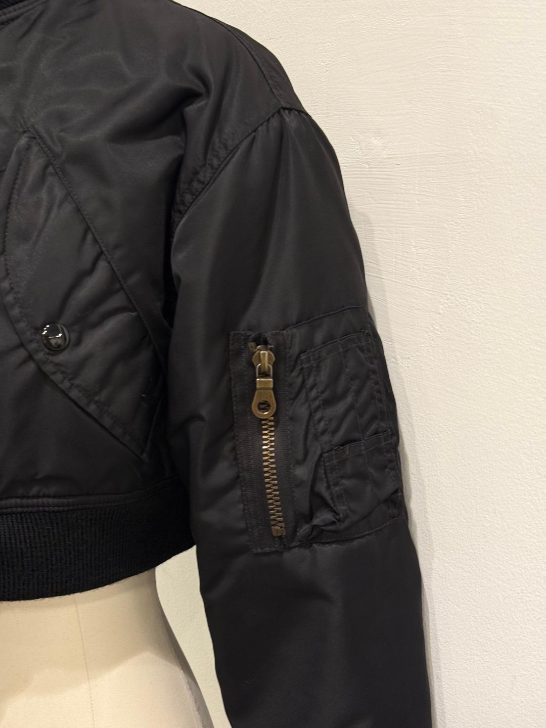 Thumbnail 39b0e560-2a4c-4a27-be83-7958a0fe1f5f