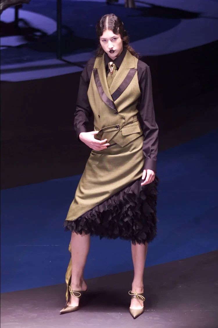 Thumbnail 9917cc8d-3cd7-48be-bb69-decb5b704fd2