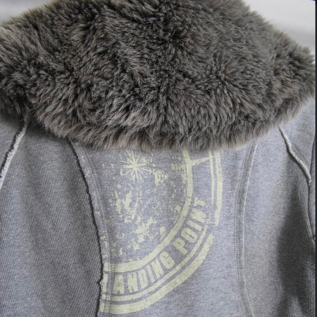 Thumbnail 732ca17b-6f68-4aad-8092-67fb07612cff