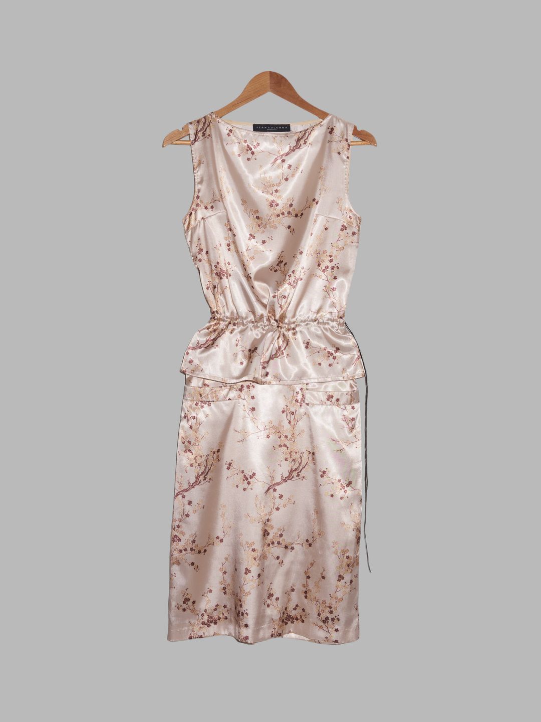 Jean Colonna AW1998 beige satin cherry blossom print sleeveless top skirt set by Jean Colonna in size EU 42 from SUITS category