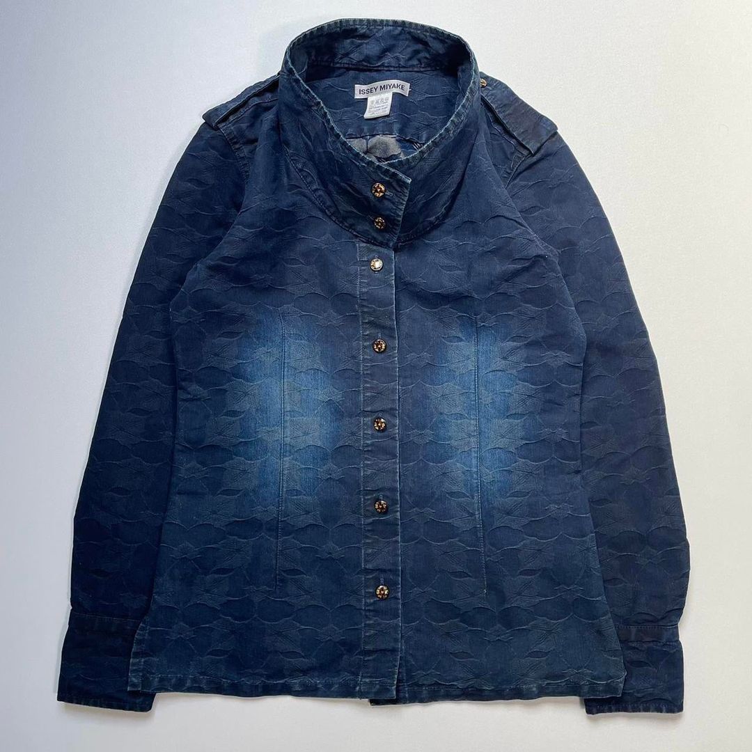 f/w2006 Issey Miyake denim embossed motif jacket by ISSEY MIYAKE in size L from COATS & JACKETS category