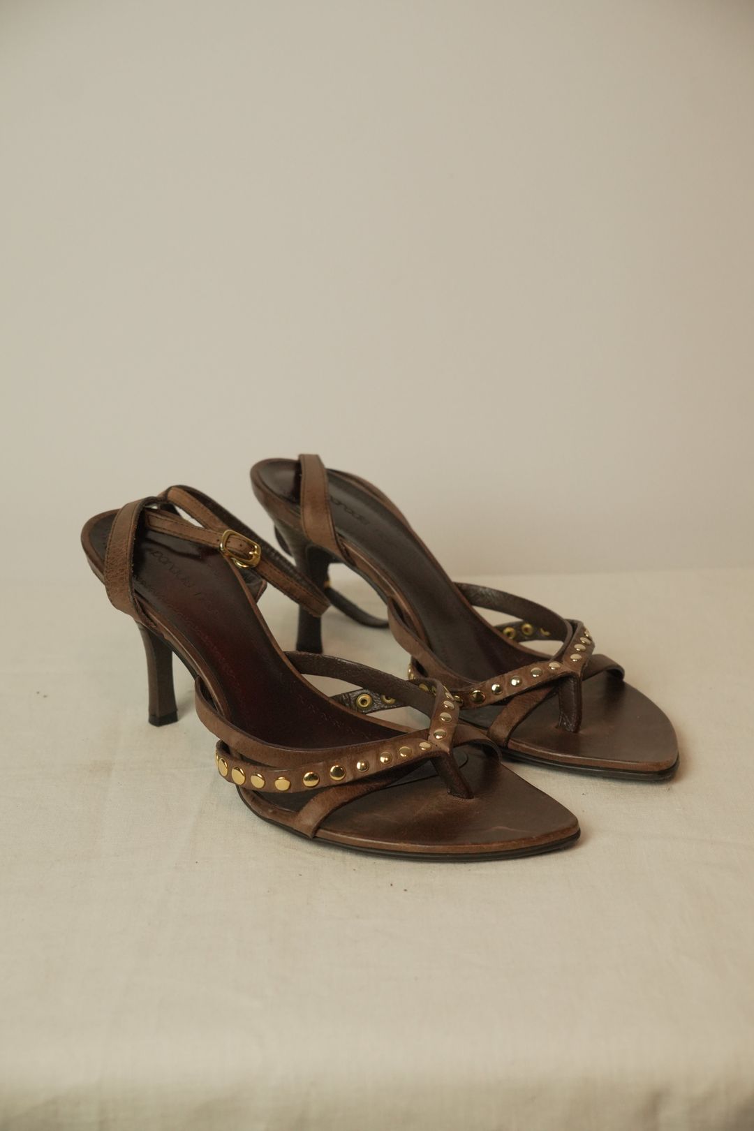 Paradis Noir Brown Cross Cross Leather Strappy Sandal Heels Sz 24.5 by VENDOR-UNKNOWN in size W24 from SHOES category