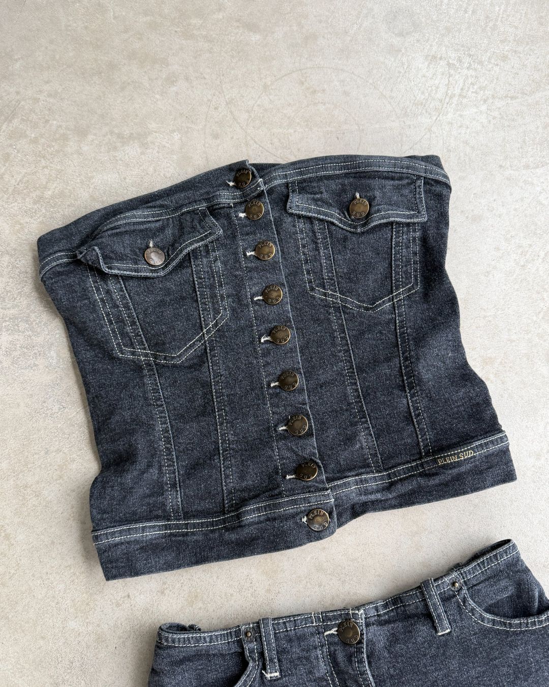 Thumbnail 1d49511e-345a-4f19-92dd-bc8937fdc5be