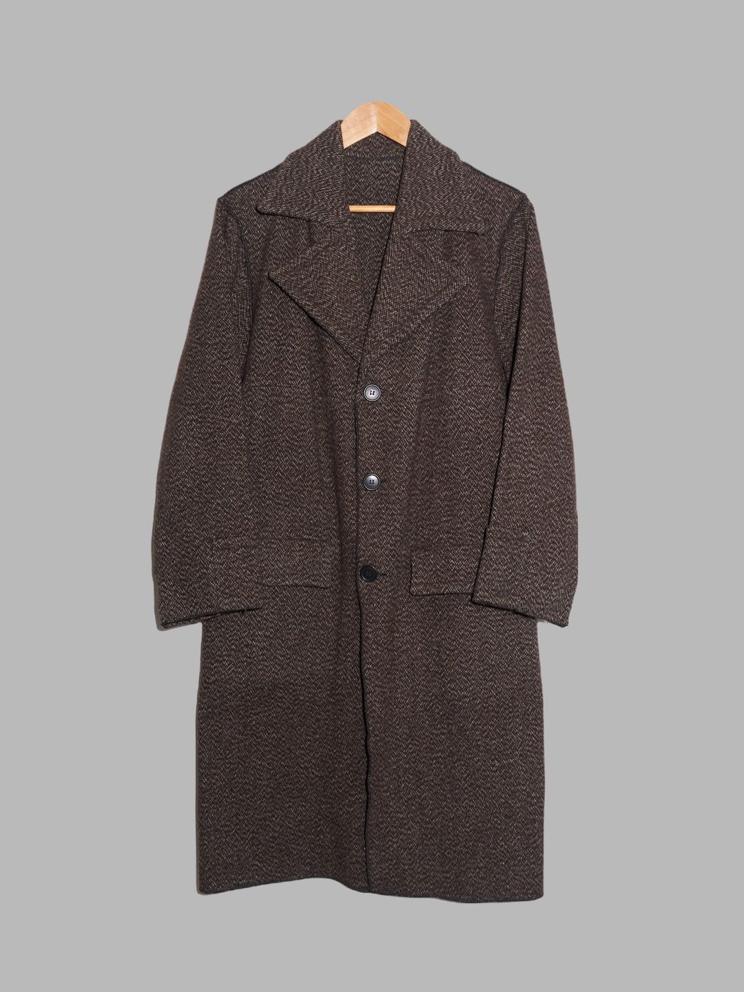 Jean Colonna textured brown knit overlocked three button coat - size M by Jean Colonna in size M from COATS & JACKETS category