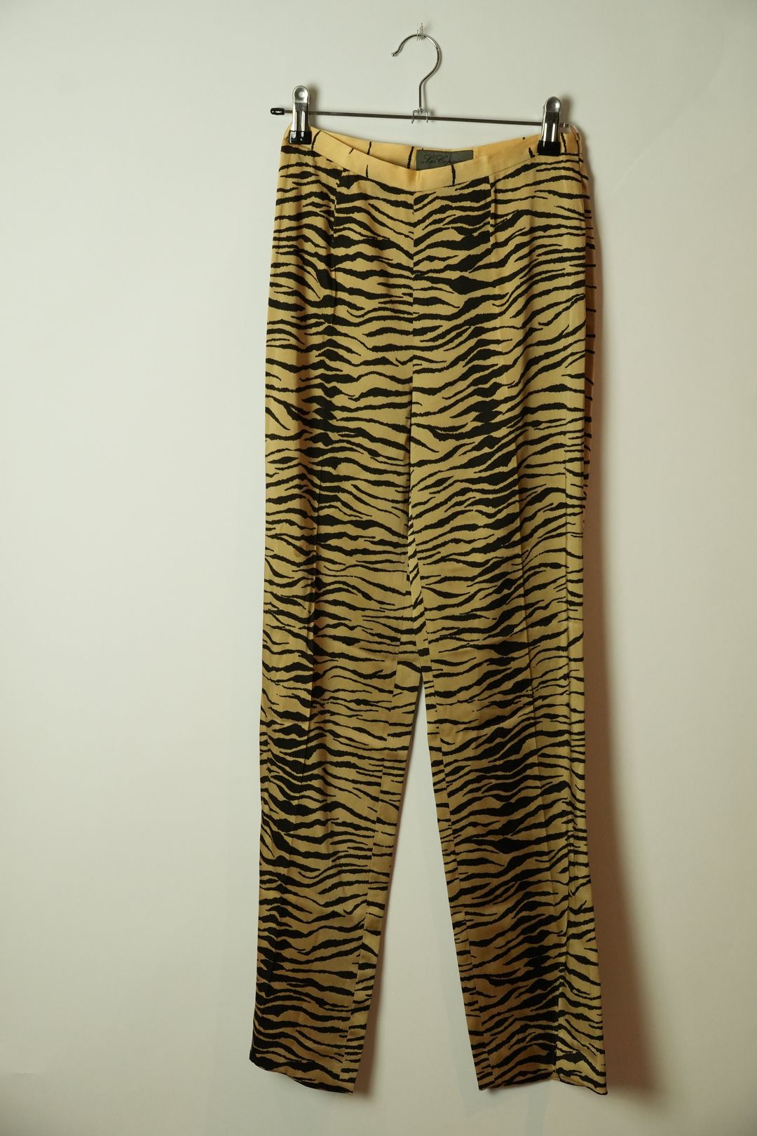 Les Copains Zebra Print Capri Pants Size 38 by COP COPINES in size XXS from SHORTS category