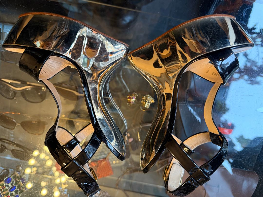 Thumbnail 0197f3a5-6d76-435c-b62e-161756d5f791