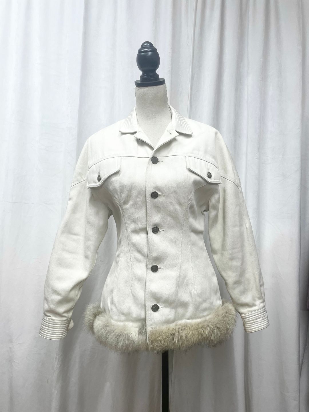 Thumbnail 711c1211-6aa4-4e9c-b1a2-51e6041ceba5